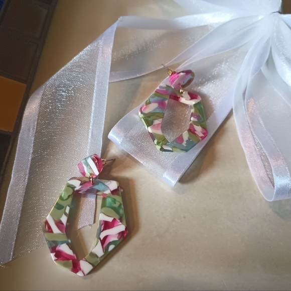 Fashion Statement Earrings - Picture 4 of 5